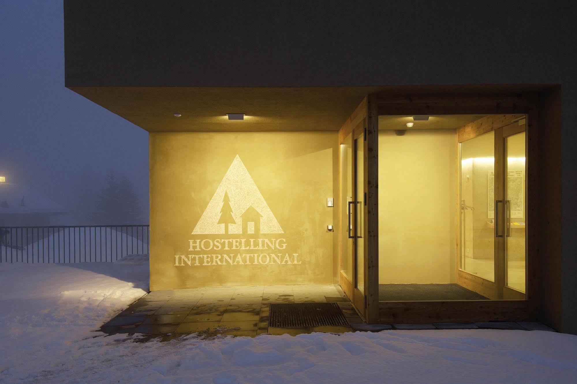 Scuol Youth Hostel Esterno foto